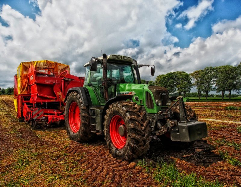 tractor-385681_1920